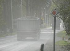 Carrires_unies_de_porphyre_Rebecq_-_bchage_des_camions
